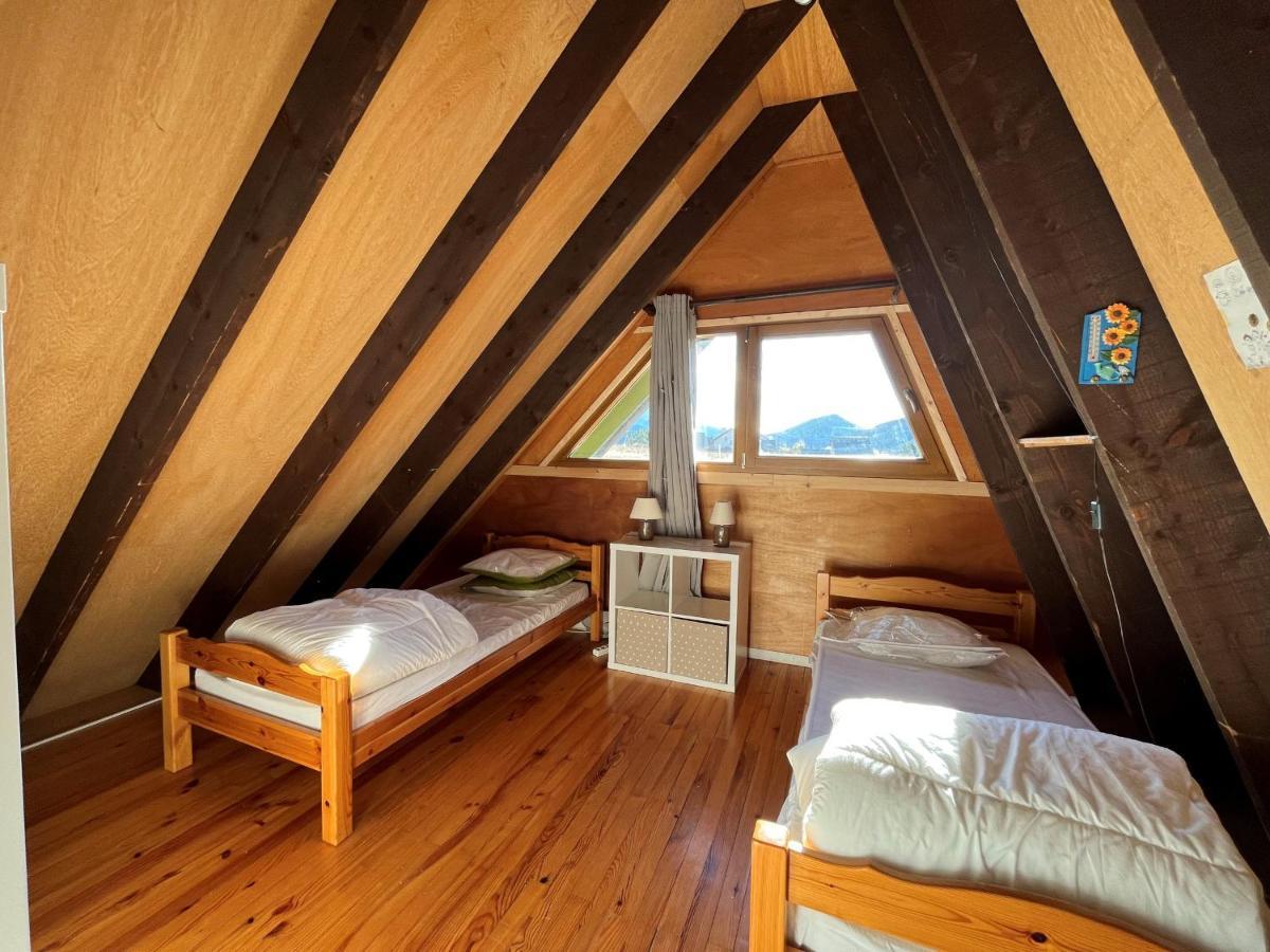 Atypique Plein De Charme Avec Garage Et Balcon, Ideal Pour Familles - Fr-1-761-33 Chalet *