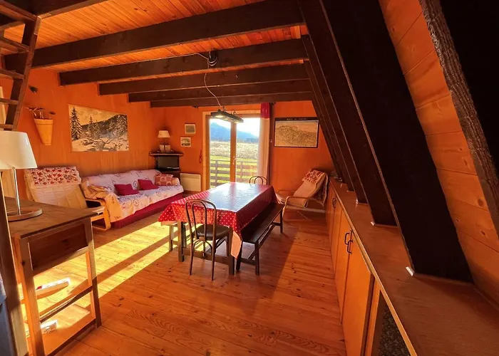 Chalet Atypique Plein De Charme Avec Garage Et Balcon, Ideal Pour Familles - Fr-1-761-33